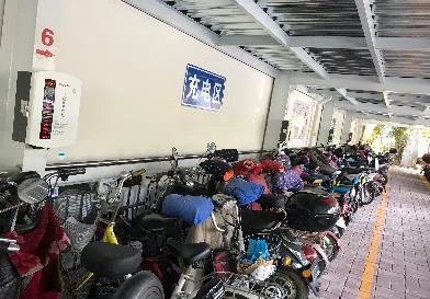 济南鲁能领袖公馆电动车充电设施现场